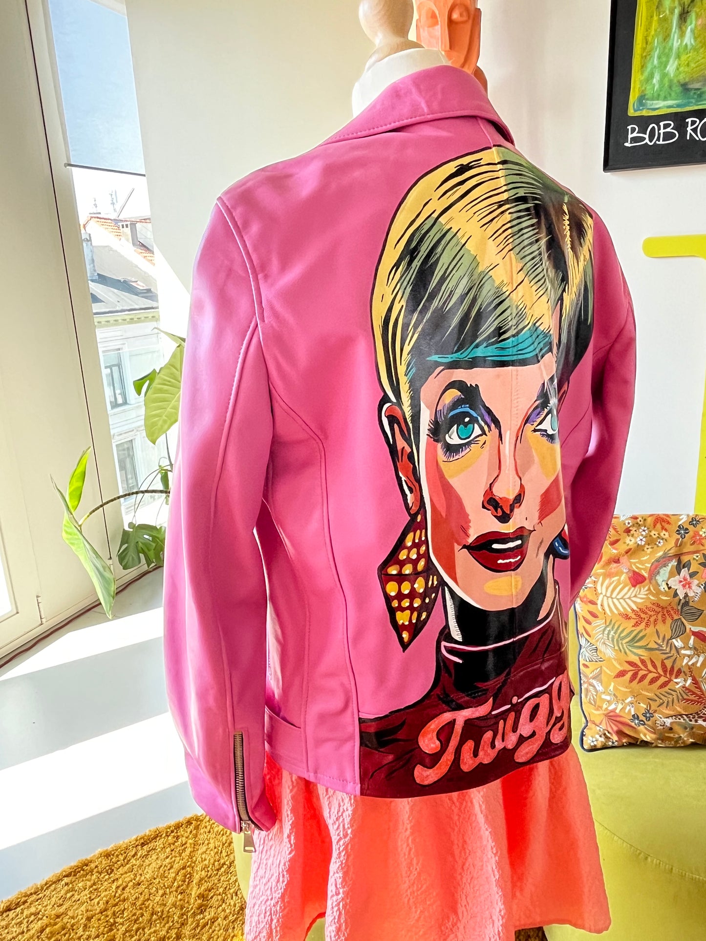 PINK LEATHER JACKET - TWIGGY